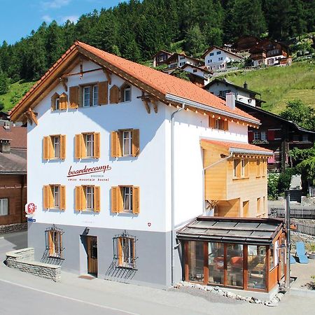 Albergue Snowfun Boardercamp Laax Ruschein Exterior foto