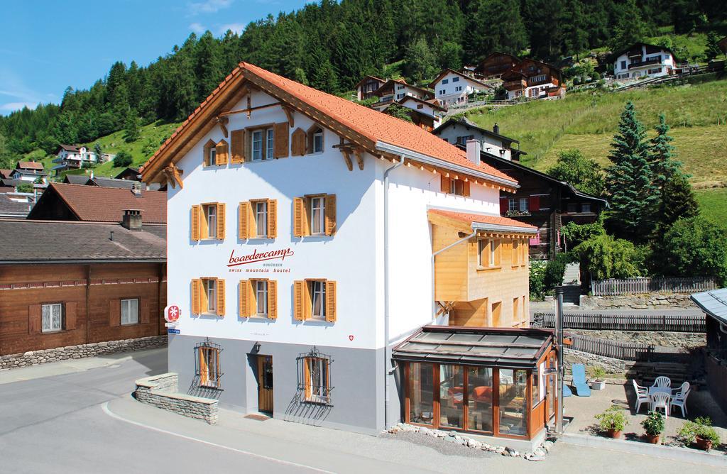 Albergue Snowfun Boardercamp Laax Ruschein Exterior foto