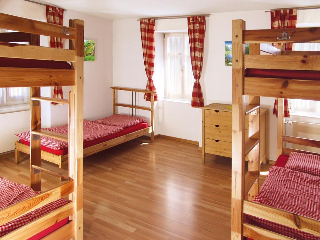 Albergue Snowfun Boardercamp Laax Ruschein Habitación foto
